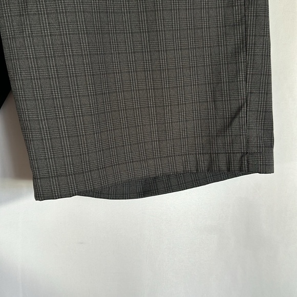 Greg Norman for Tasso Ella Black & Grey Plaid Shorts Size 32 - Picture 5 of 7